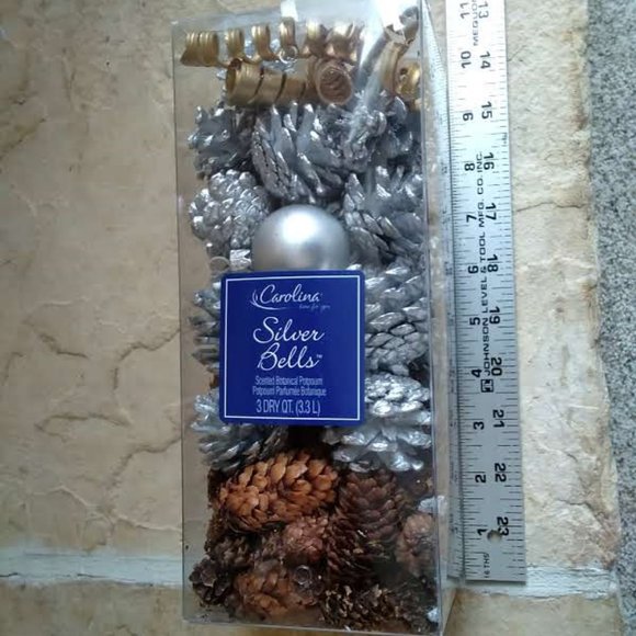 Carolina Other - NWT- Box of Botanical Potpourri